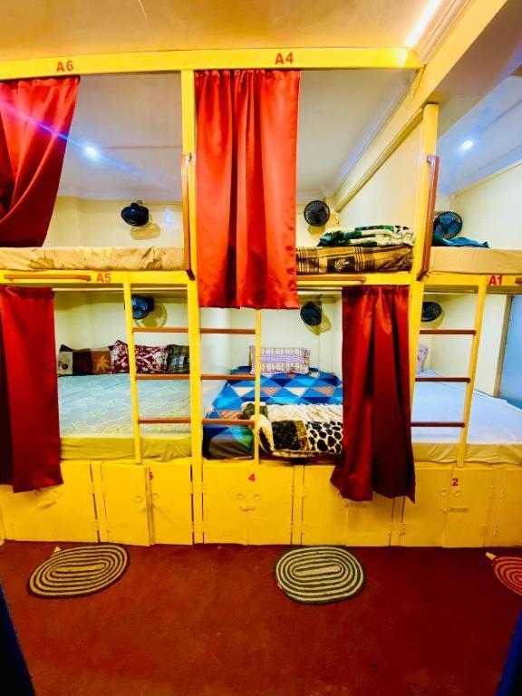 Namo Guest House Only For Indians Váránaszi Kültér fotó