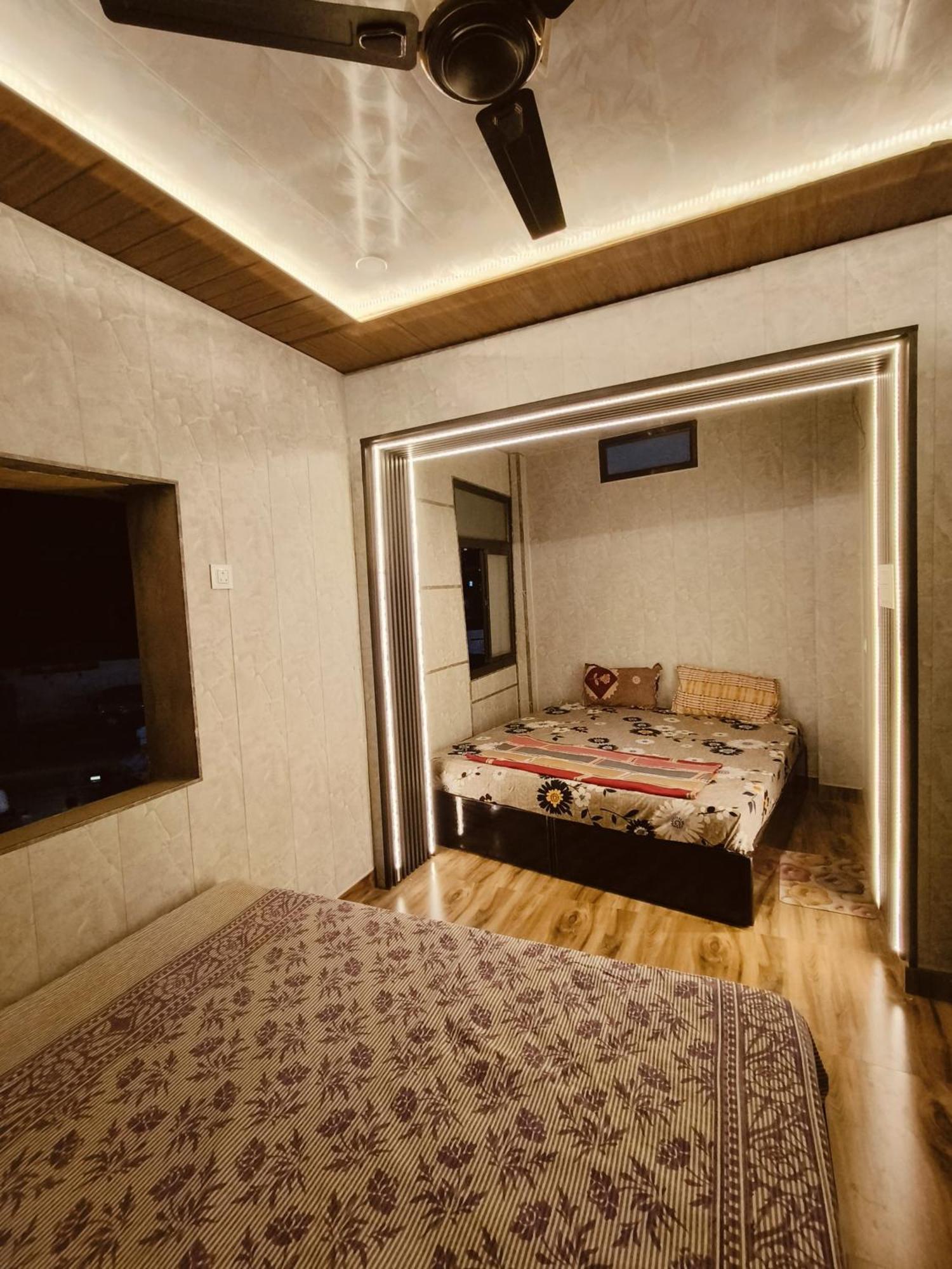 Namo Guest House Only For Indians Váránaszi Kültér fotó